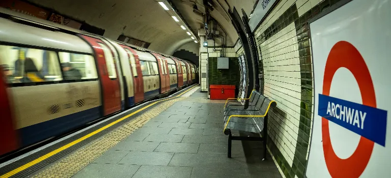 Archway tube station platform, N19